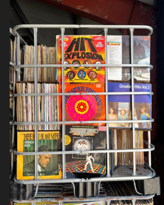 Ca. 3000x IBC-krat vinyl  Lp’s / langspeelplaten, 12-inch vinyl